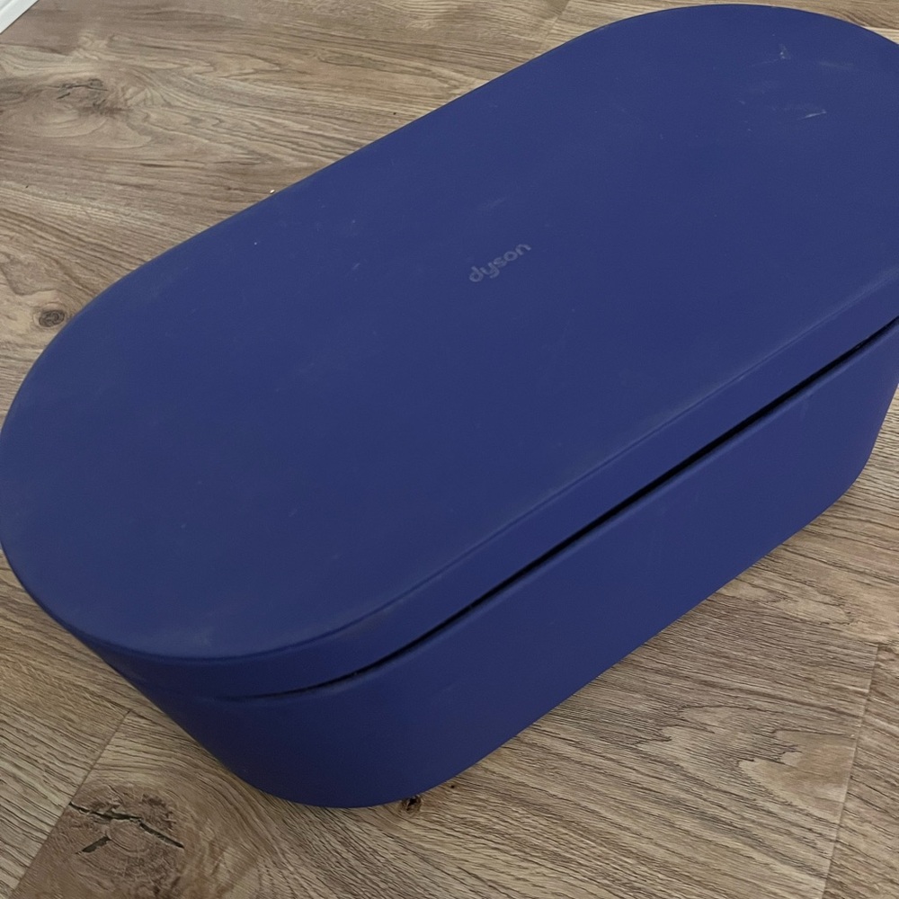 Dyson hairdryer case and attachments